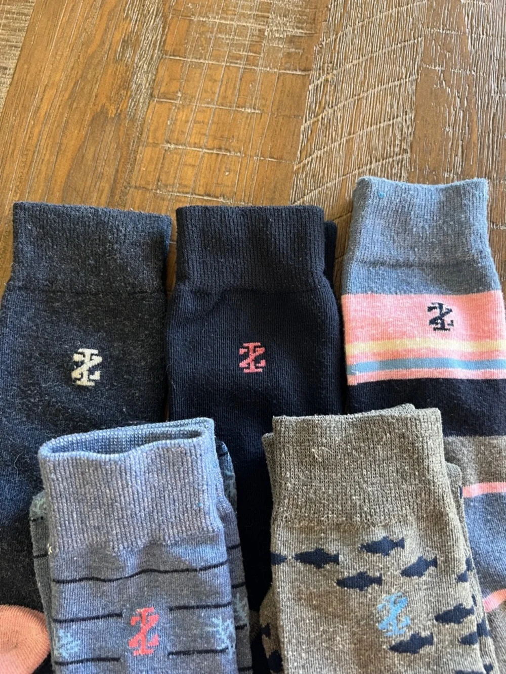 Izod Men’s Assorted Crew Socks in Navy, Gray & Pink pack of 5